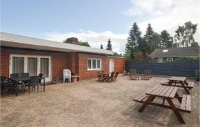 3 Bedroom Beautiful Home In Væggerløse, Bogø By